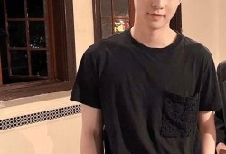 娱乐吃瓜爆料 张艺兴,娱乐圈的“吃瓜”焦点，揭秘他的成长与蜕变